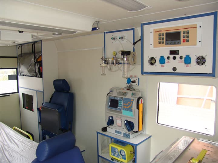 Box Type Ambulance thumbnail 4