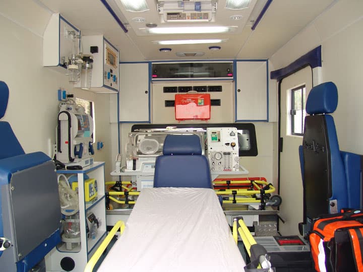 Box Type Ambulance thumbnail 6