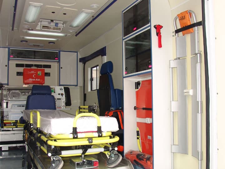 Box Type Ambulance thumbnail 7