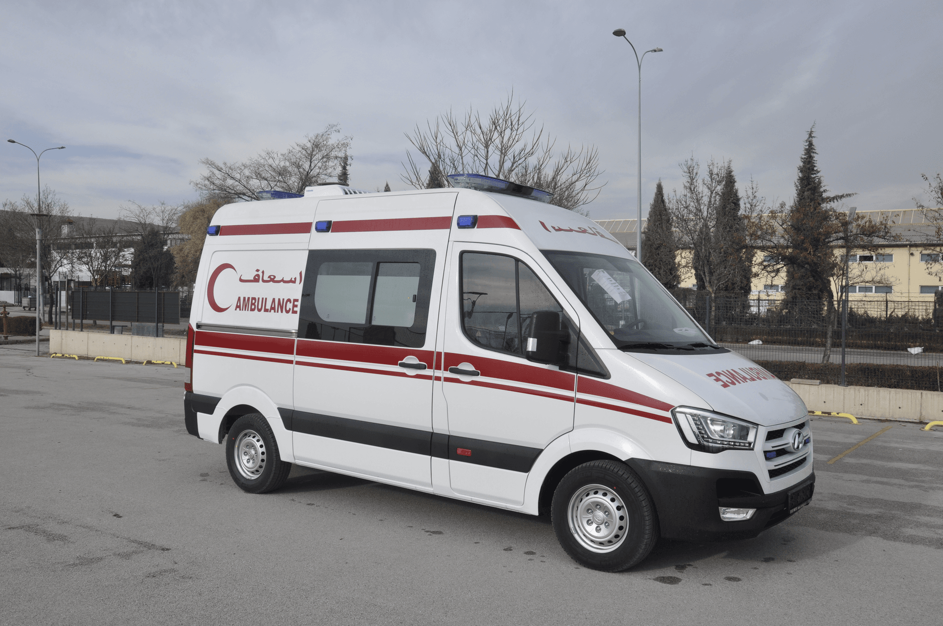 Hyundai H350 Ambulance thumbnail 2