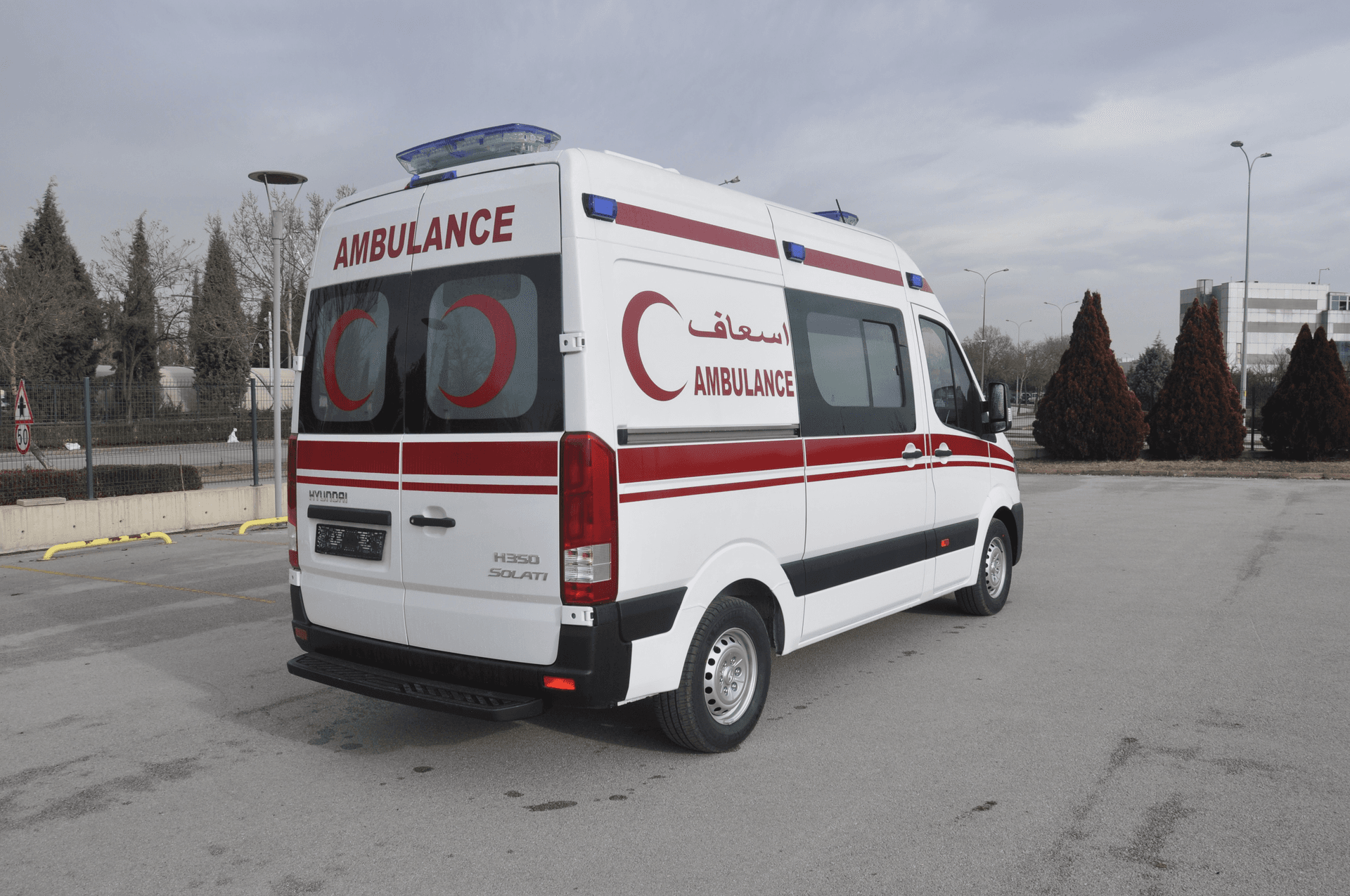 Hyundai H350 Ambulance thumbnail 5