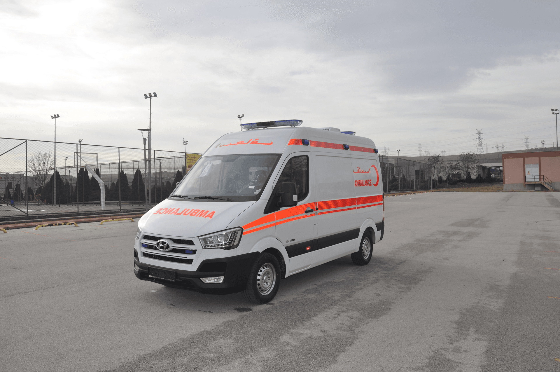 Hyundai H350 Ambulance thumbnail 4