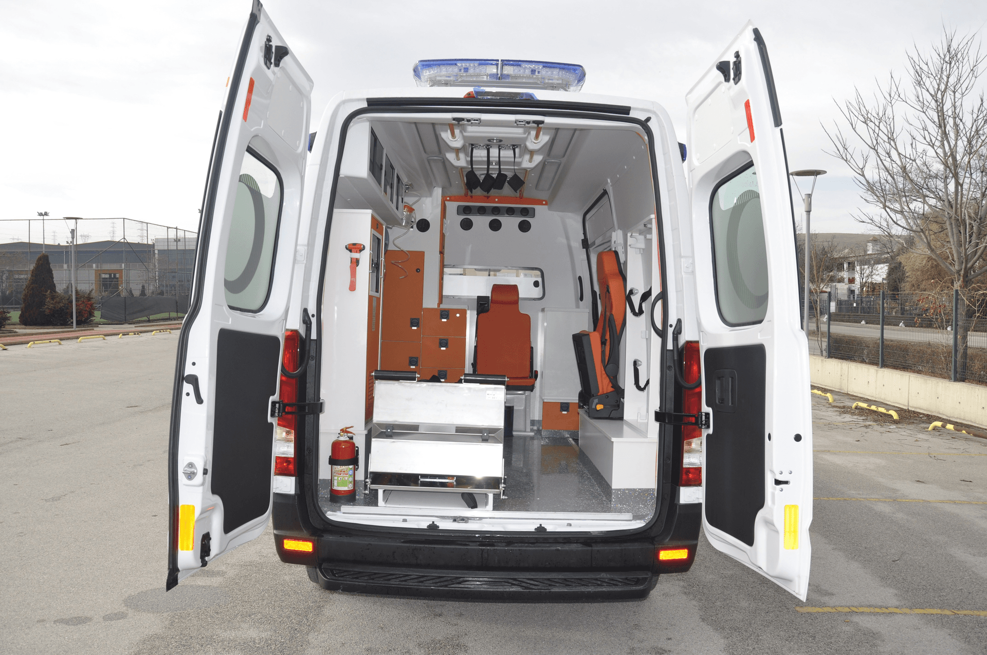 Hyundai H350 Ambulance thumbnail 10