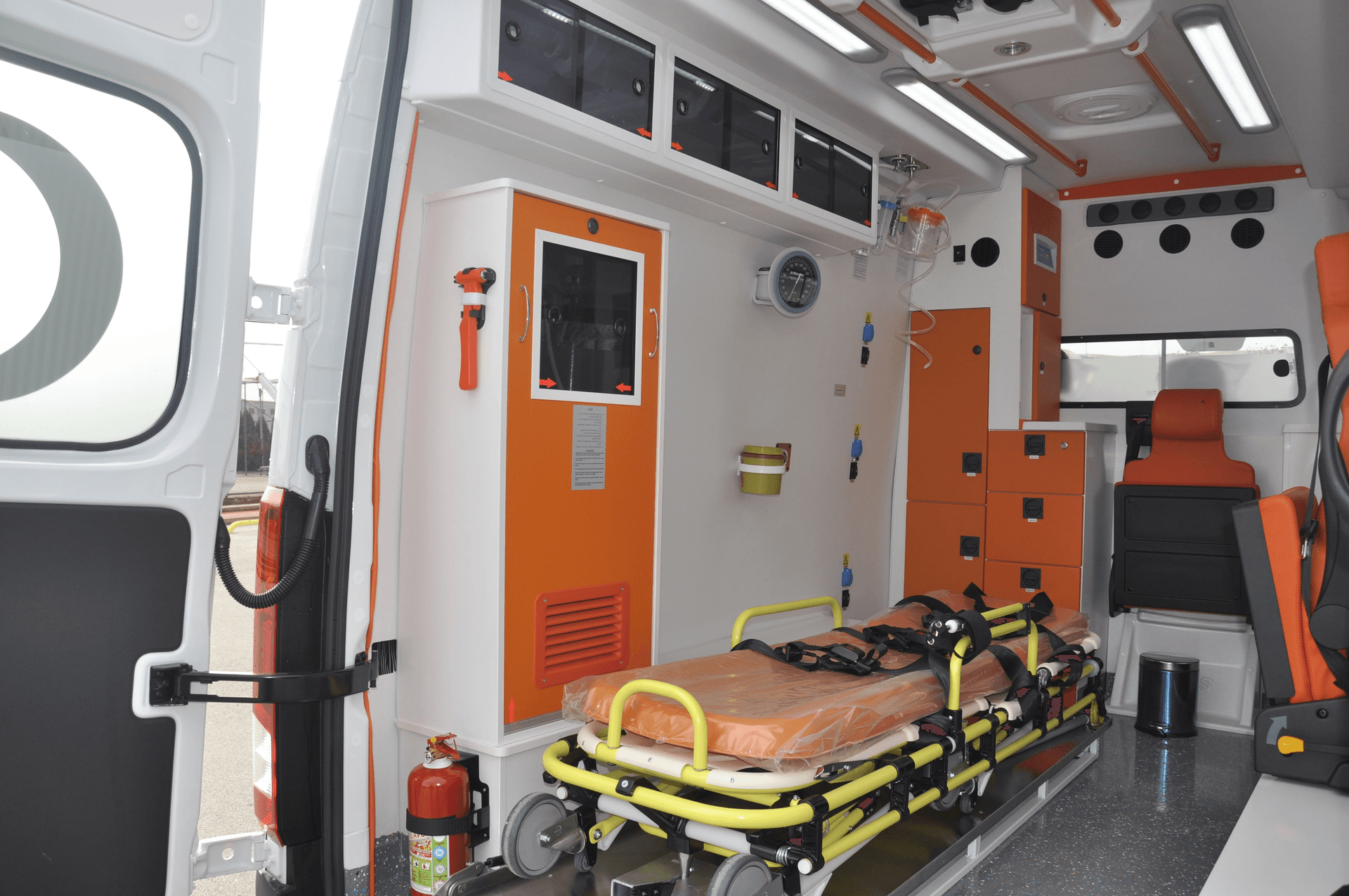 Hyundai H350 Ambulance thumbnail 11