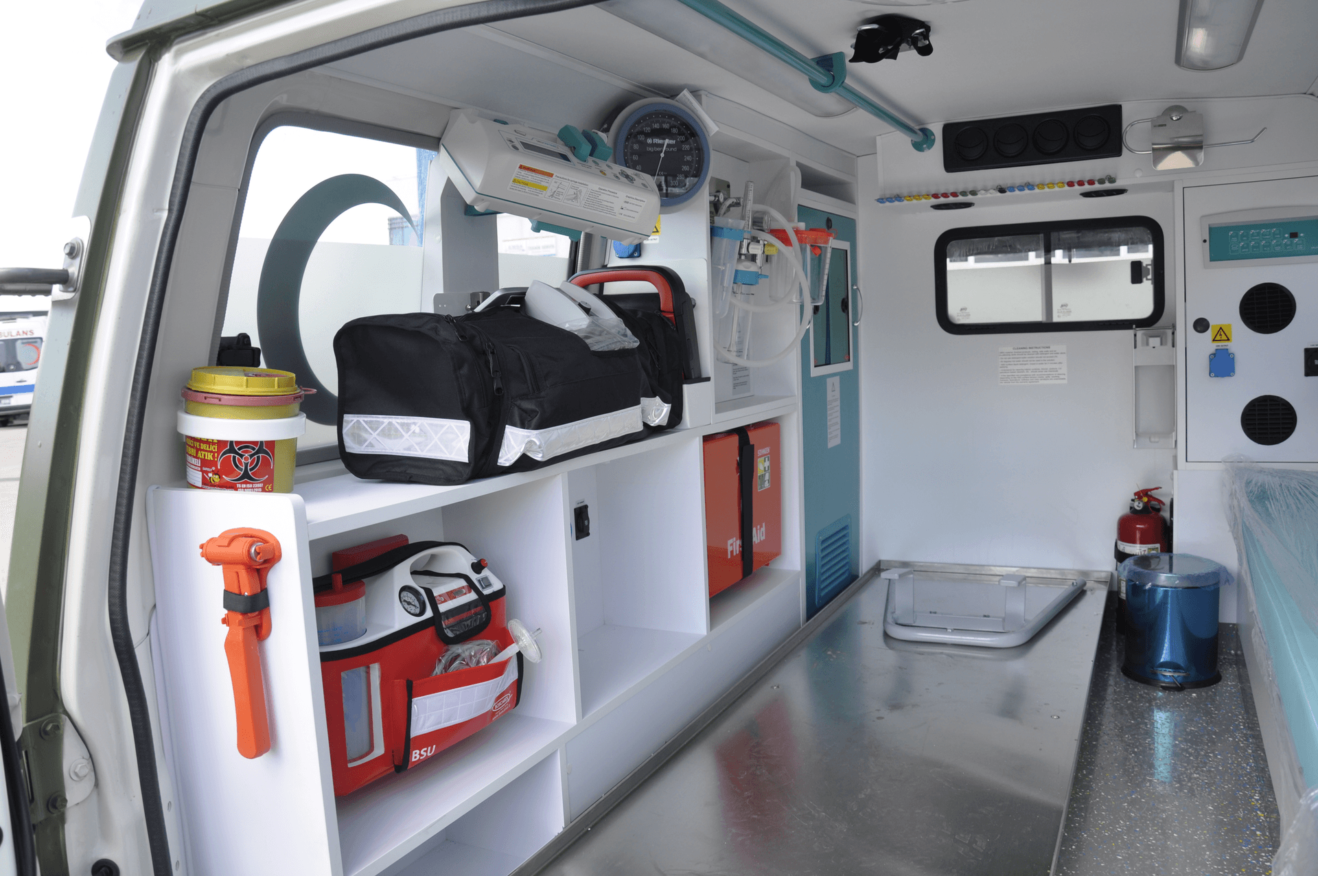 Toyota Land Cruiser Ambulance thumbnail 12