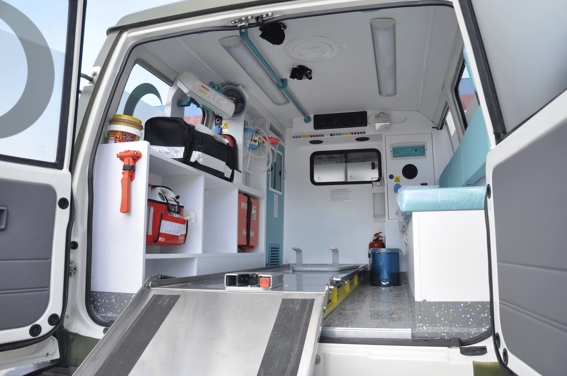 Toyota Land Cruiser Ambulance thumbnail 14