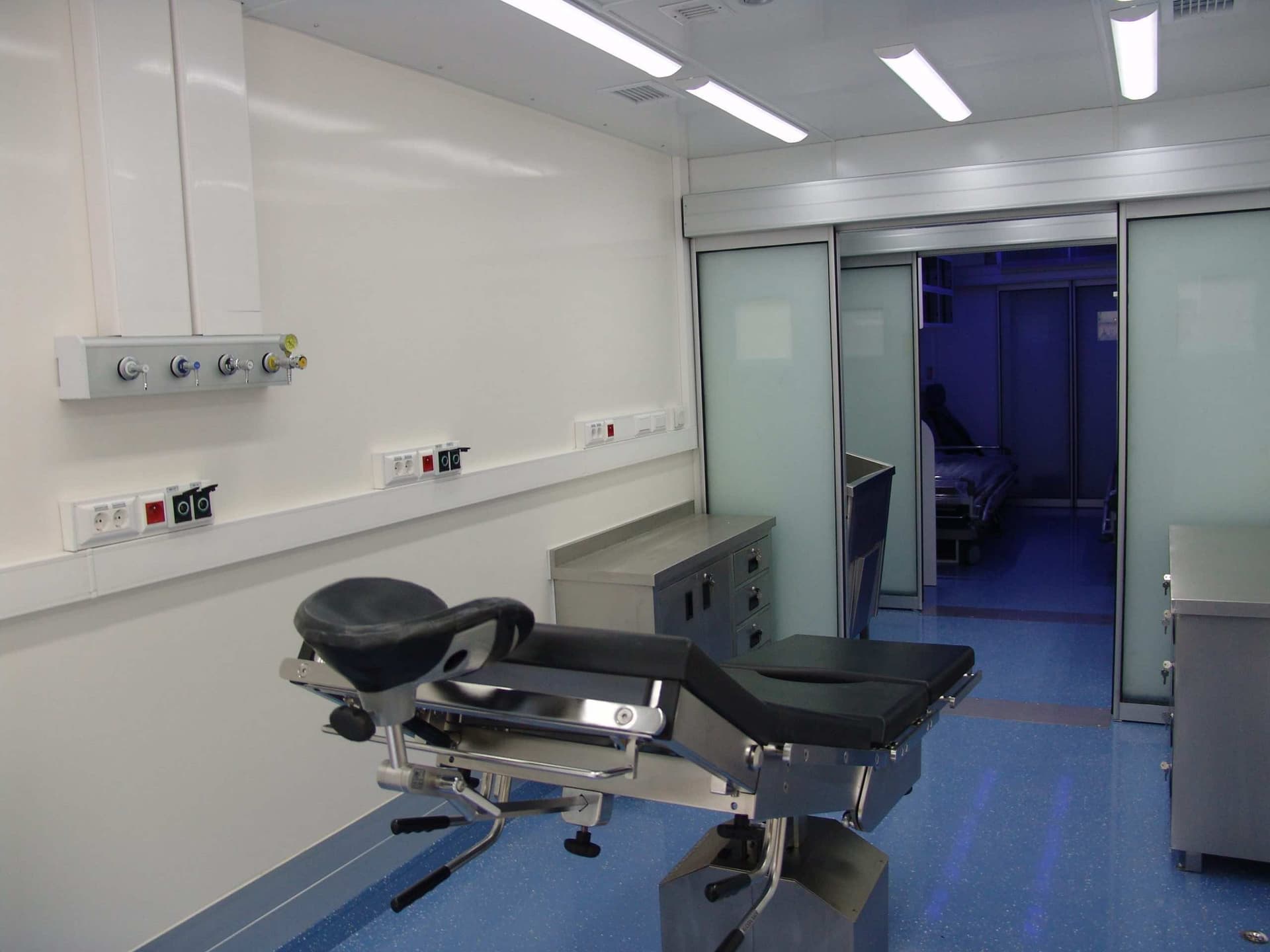 Mobile Surgery & Operative Units thumbnail 5