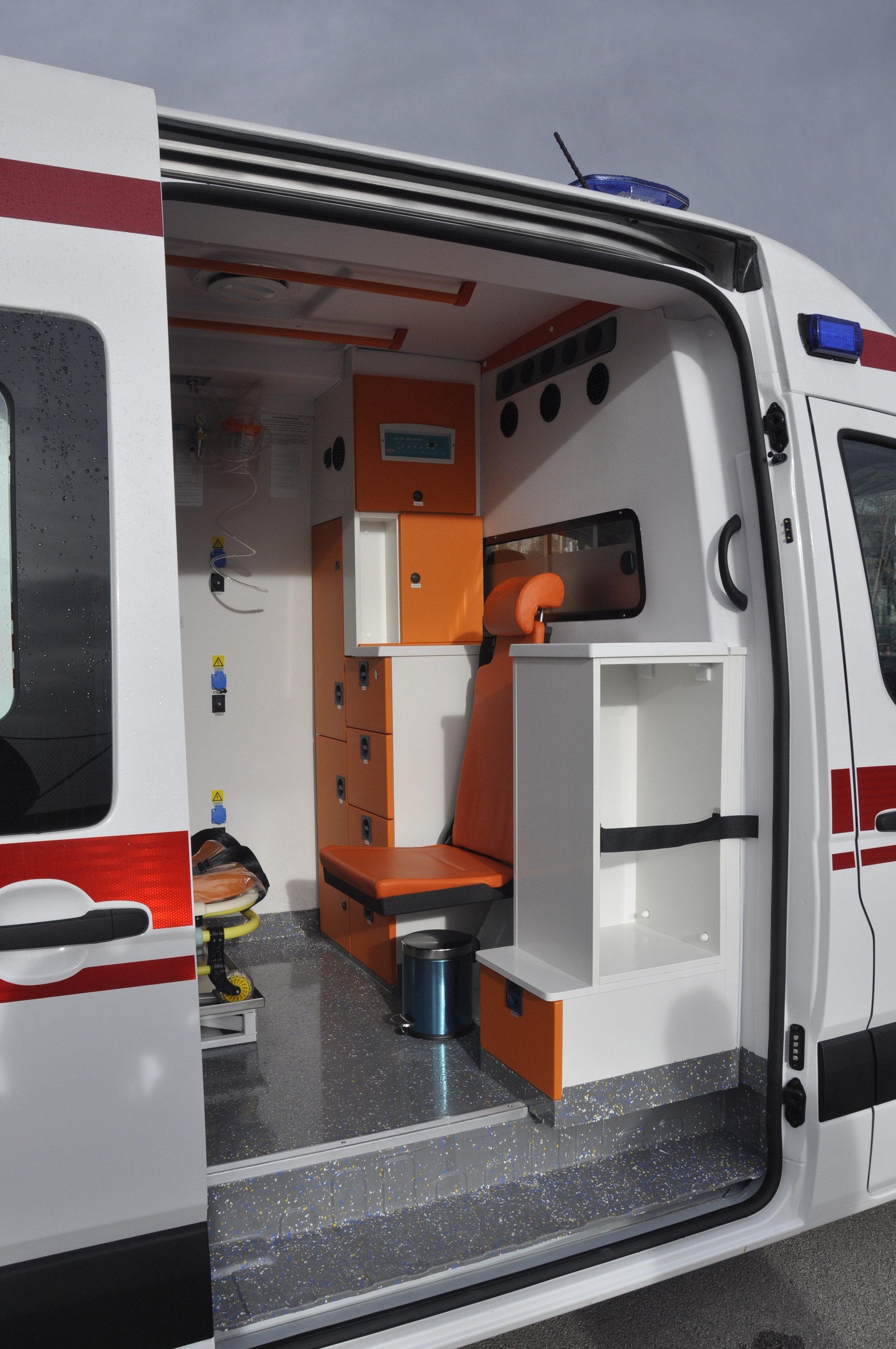 Hyundai H350 Ambulance interior 3